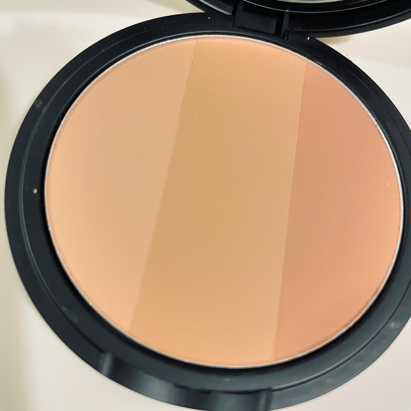 アートクラスバイロダン シェーディング/too cool for school/シェーディングを使ったクチコミ（2枚目）