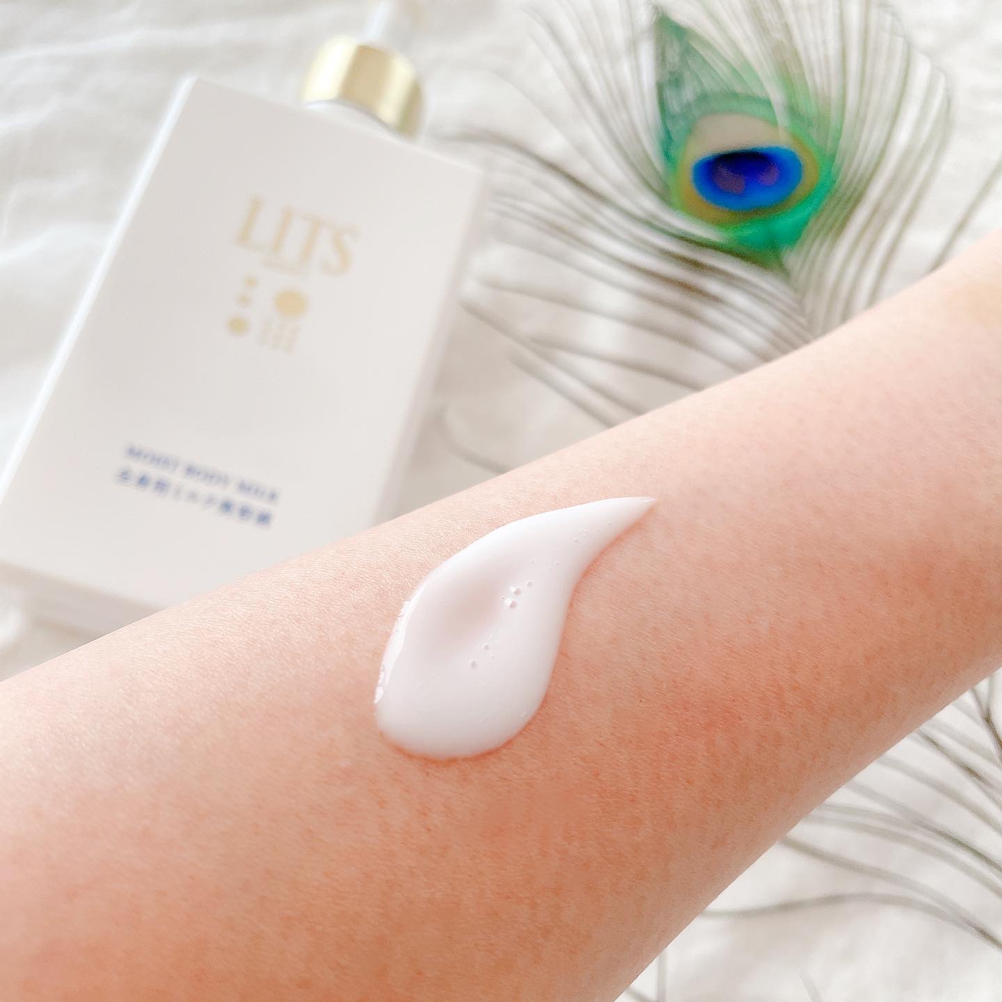 モイスト ボディミルク [全身用ミルク美容液] リラックスハーブの香り/リッツ/ボディミルクを使ったクチコミ（2枚目）