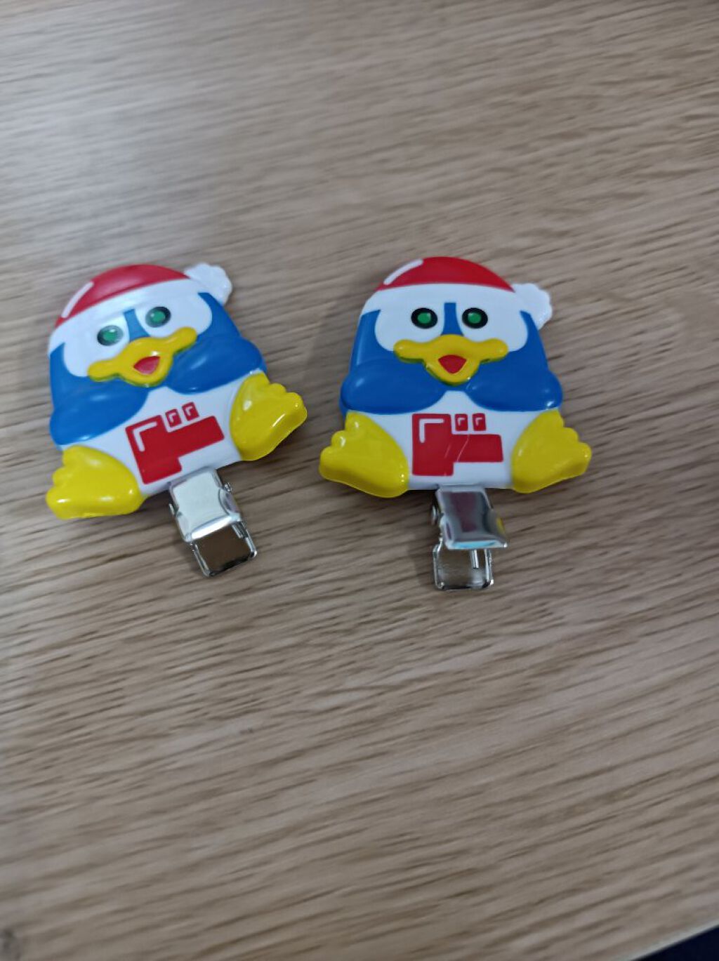 ドン・キホーテ ドンペン前髪クリップのクチコミ「今日は1時間早く終わる日だよ～
最近メイクをするときに使うアイテムを商品

一つ目
百均のポチ.....」（2枚目）