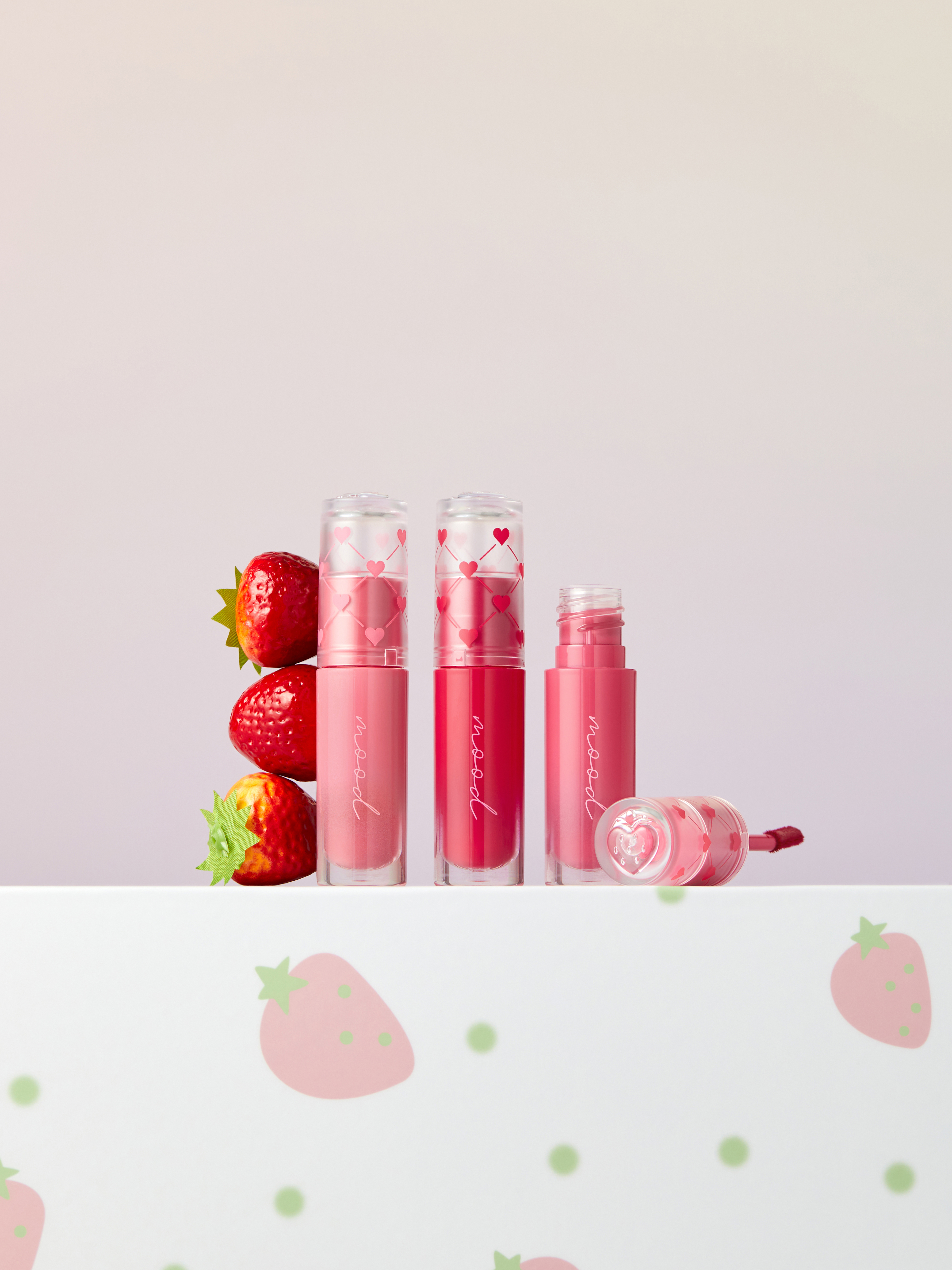 🍓 1月5日はイチゴの日！ 🍓

キュートなイチゴをイメージした
「ソフトベリーコレクション」が登場！𝐃-6💖

可愛さ満点のピンクやベリートーンで、
可愛いメイクを完成させてみませんか？✨


╭◜◝ ͡ ◜◝╮
(       