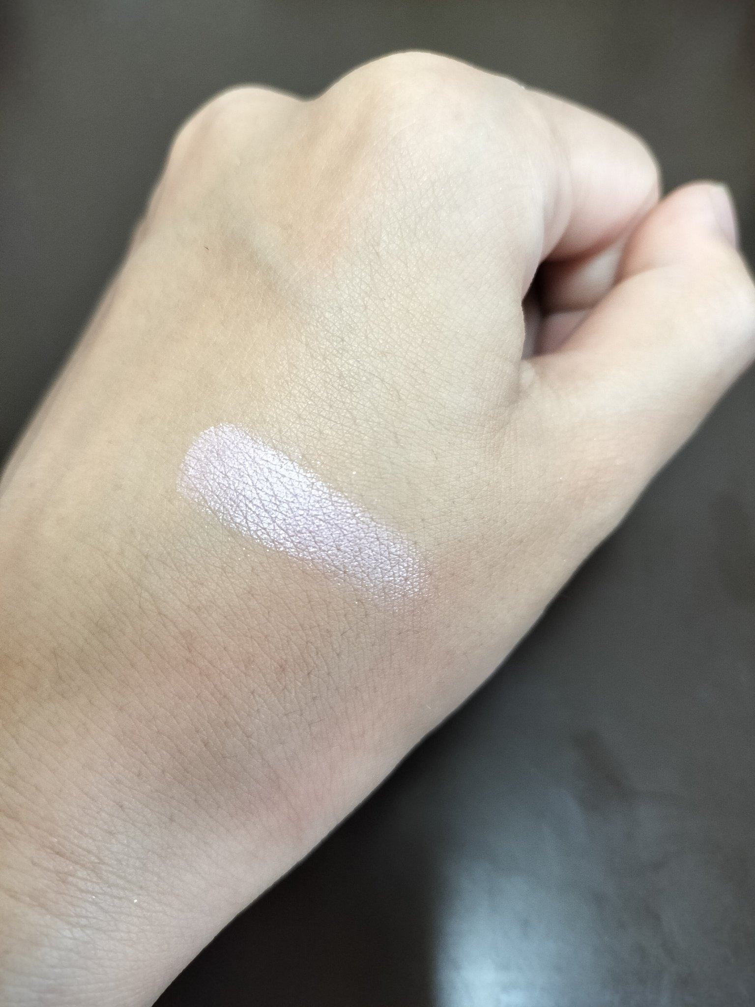 パールグロウニュアンサー/CEZANNE/パウダーハイライトを使ったクチコミ（3枚目）