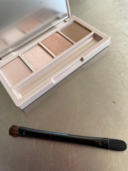 プランクトン on LIPS 「#fujiko(フジコ)アイシャドウ全くまぶたの上で発色しない..」(1枚目)