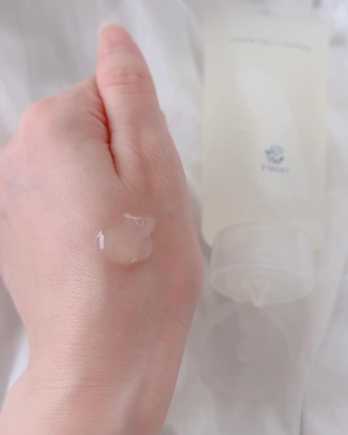 Ｆleuri(フルリ) クリアゲルクレンズのクチコミ「毛穴汚れ・皮脂の除去・
キメなどの検証結果が医学誌に
掲載されるほど、　
注目されている.....」（2枚目）