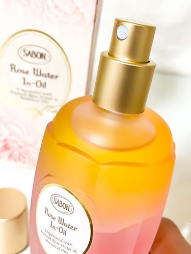 SABON ローズウォーターインオイルのクチコミ「SABON　ローズウォーターインオイル

こちらは　ダマスクバラ花水の
化粧水ミスト♡

　　.....」（2枚目）