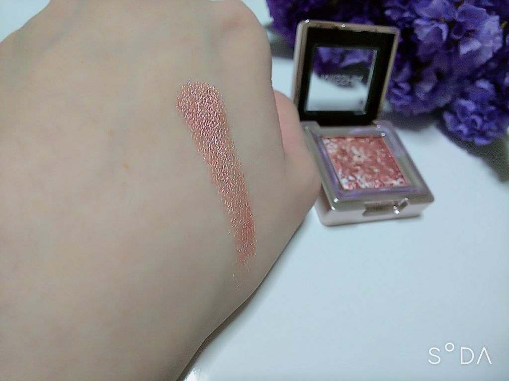 グリッタープリズム シャドウ/MISSHA/グリッターを使ったクチコミ(2枚目)