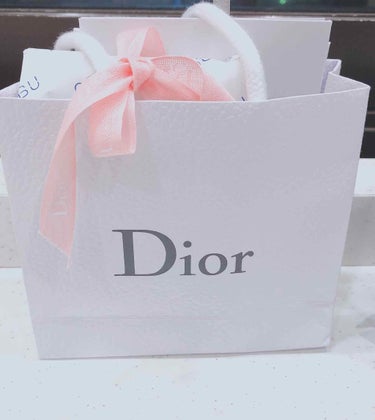 Dior アディクトリップマキシマイザー004 ｺｰﾗﾙ
¥3600

3枚目 before 4枚目 after

すーすーﾋﾟﾘﾋﾟﾘが気になって気になって半年くらい悩んで購入に至りました(ﾉ)'ω'