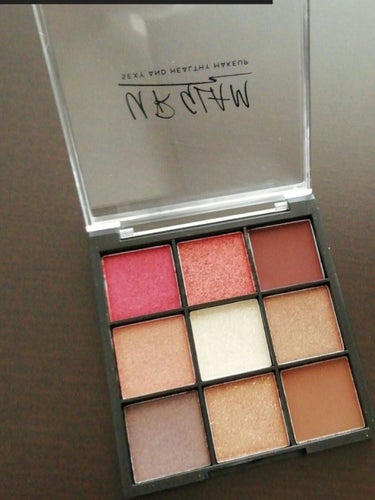 UR GLAM　BLOOMING EYE COLOR PALETTE/U R GLAM/アイシャドウパレットを使ったクチコミ（1枚目）