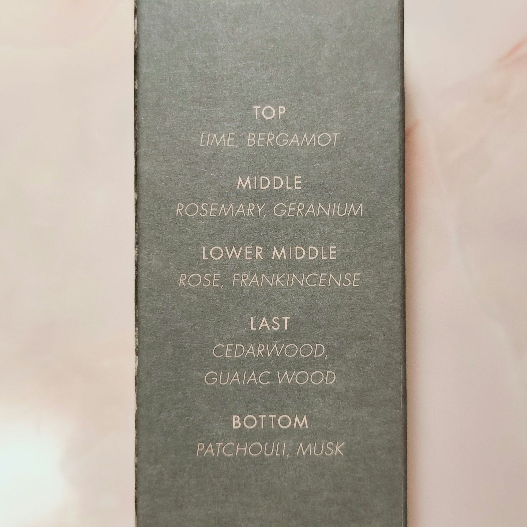 ヴァシリーサ カーム ウッディグリーン オードパルファム MINI 8ml/ヴァシリーサ/香水(レディース)を使ったクチコミ（3枚目）