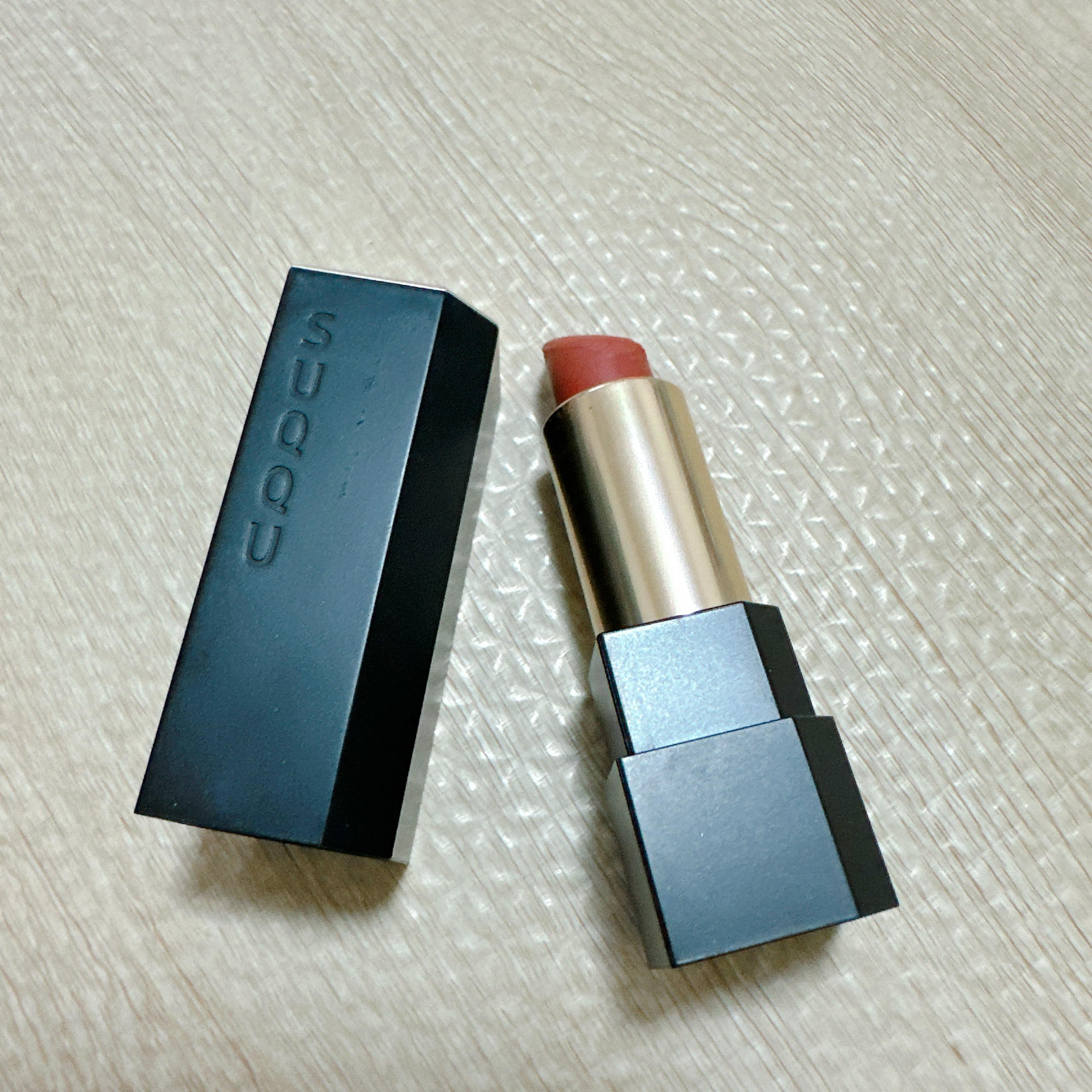 シアー マット リップスティック 12 流月 -NAGARETSUKI/SUQQU/口紅を使ったクチコミ（2枚目）