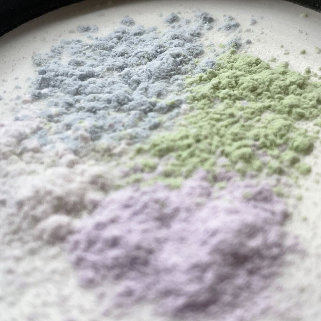 GIVENCHY ルージュ・ジバンシイ・シアー・ベルベットのクチコミ「GIVENCHY
♡プリズム・リーブル/No.1 パステル・シフォン
♡プリズム・リーブル・ブ.....」（3枚目）