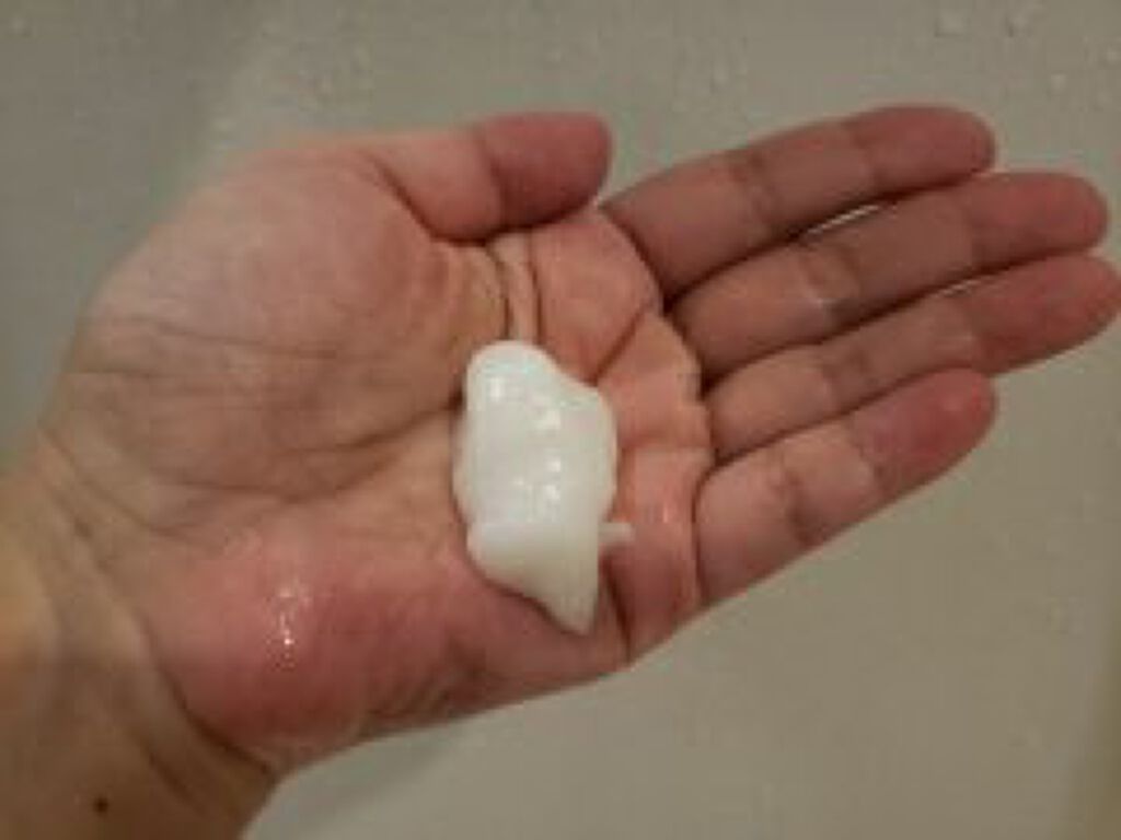 THE BEAUTY 髪のキメ美容プレミアムトリートメント<モイストリペアプレミアム>/エッセンシャル/洗い流すヘアトリートメントを使ったクチコミ(3枚目)