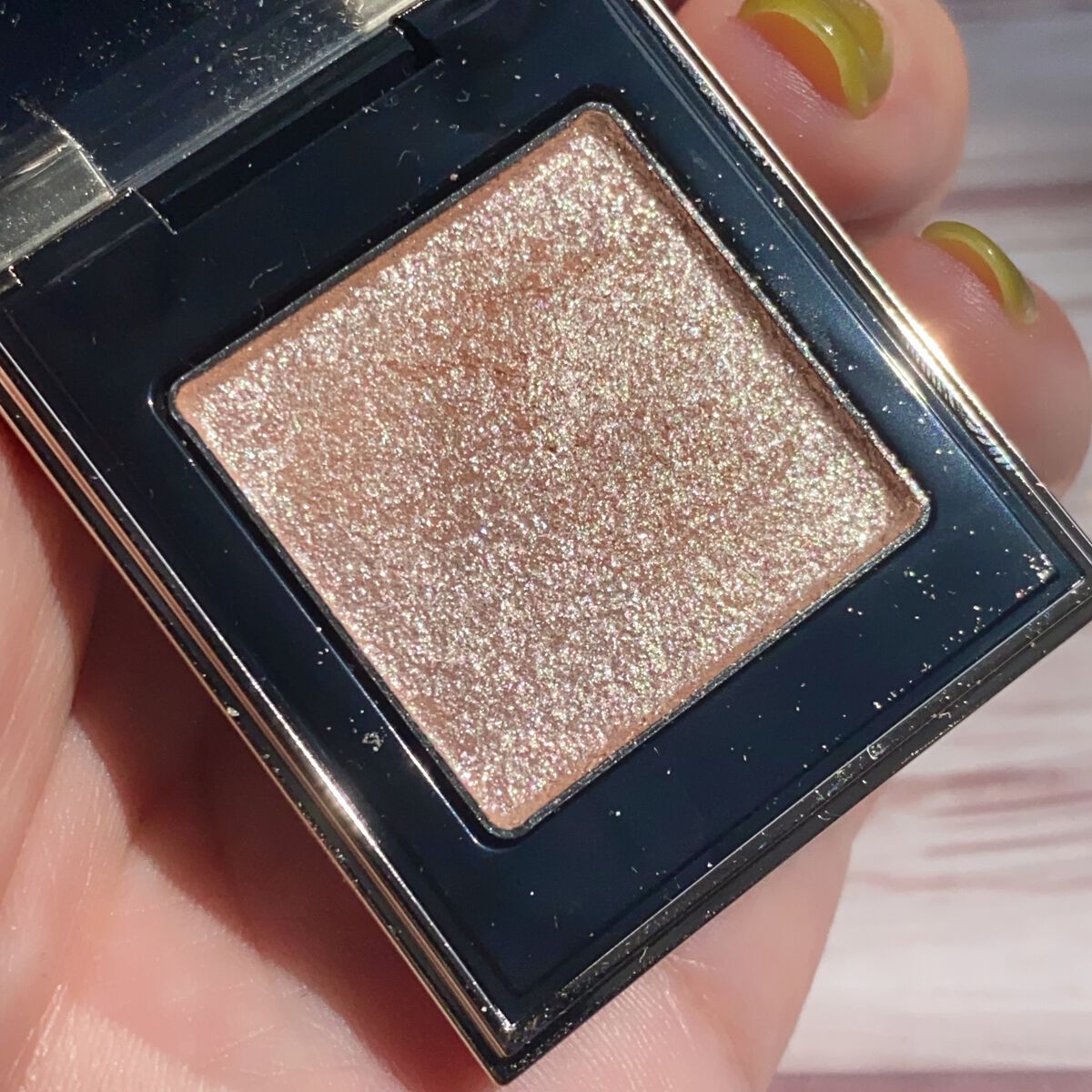 トーン タッチ アイズ/SUQQU/単色アイシャドウを使ったクチコミ(5枚目)