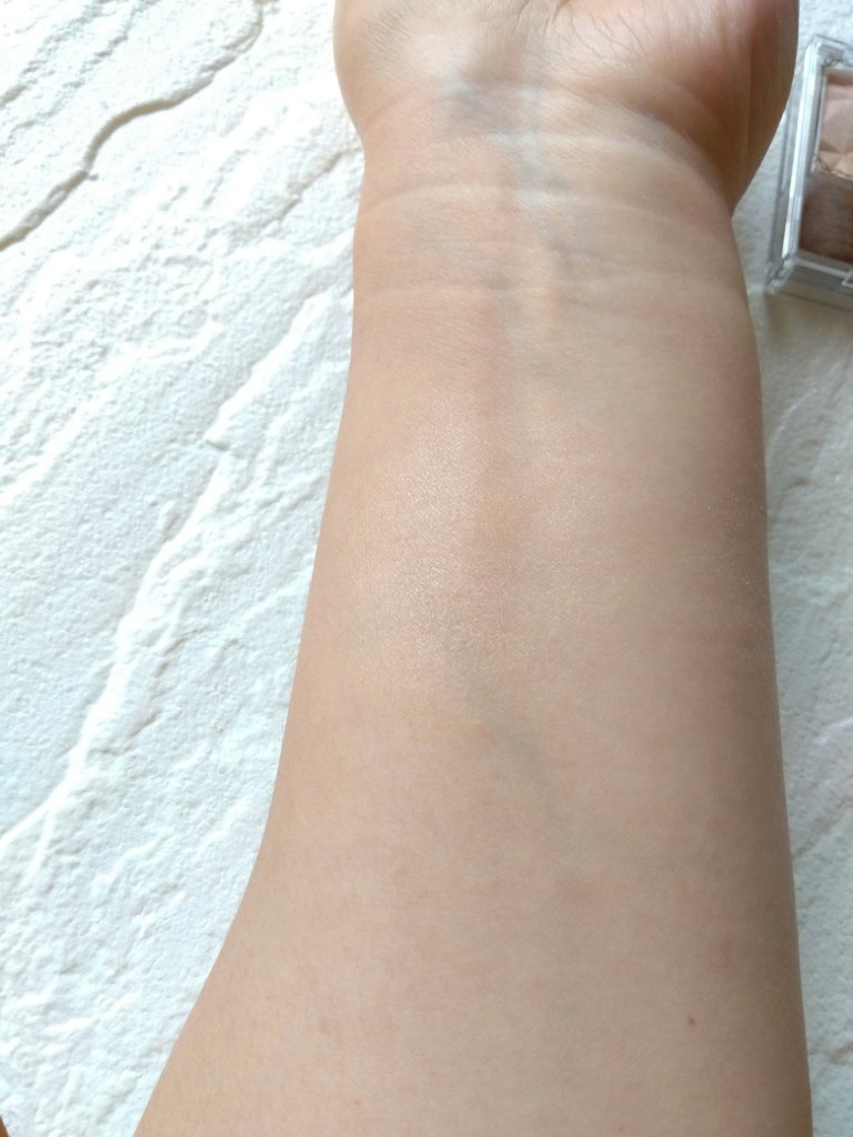 ハイライター N01 シルキーベージュ/キャンメイク/パウダーハイライトを使ったクチコミ（3枚目）