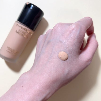 スタジオ ラディアンス セラム ファンデーション/M・A・C/リキッドファンデーションを使ったクチコミ(2枚目)