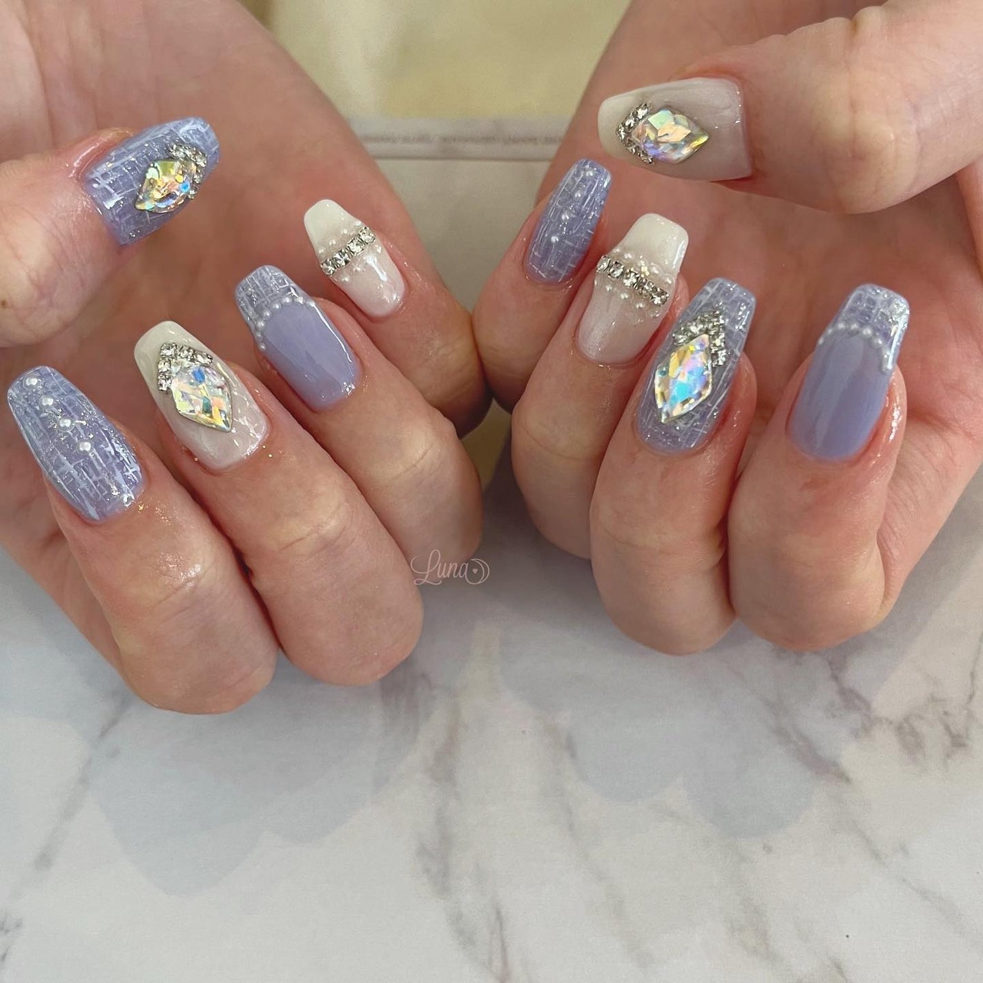 Iuna. Mizuki on LIPS 「.衣装imageでおまかせでした♡✨#nail#nailsta..」(2枚目)