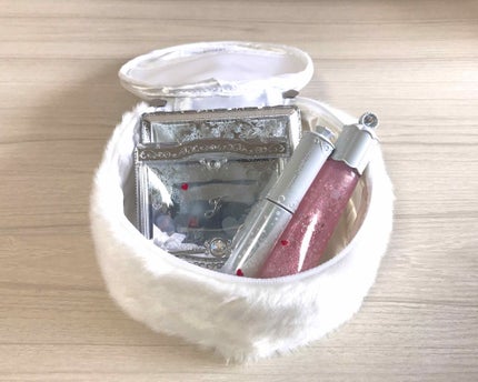 ホワイトラブストーリー コレクション (クリスマスコフレ 2018)/JILL STUART/メイクアップキットを使ったクチコミ(3枚目)