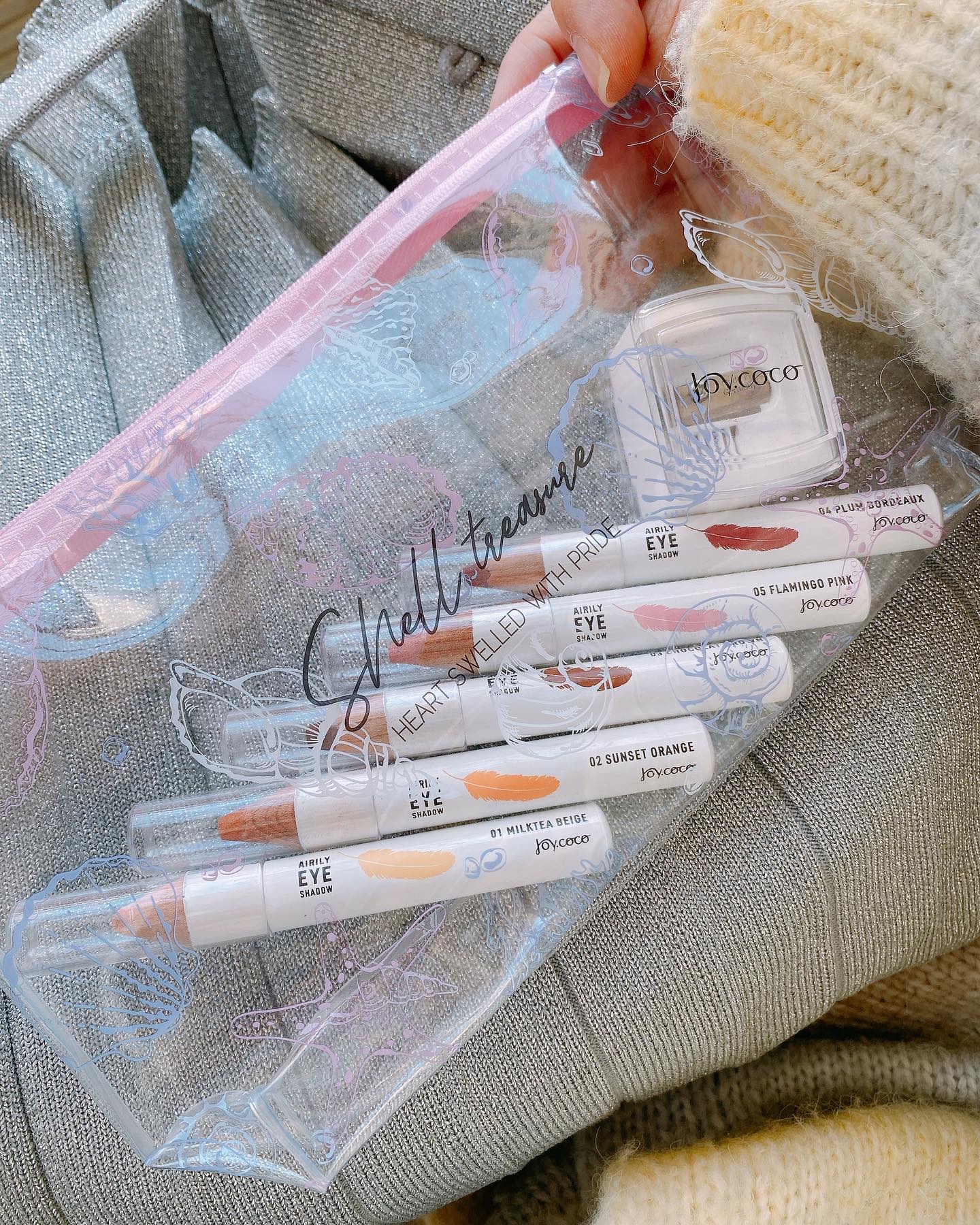 ジョイココ エアリーアイシャドウ/Joy.coco(ジョイココ)/単色アイシャドウを使ったクチコミ（1枚目）