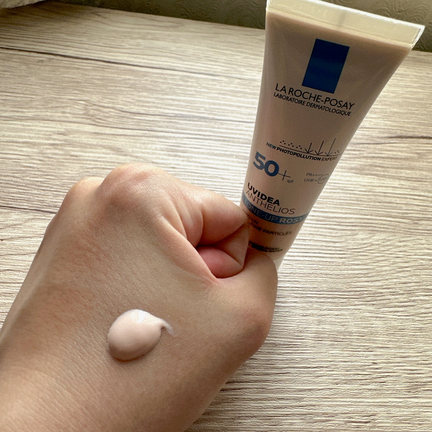 UVイデア XL プロテクショントーンアップ ローズ/ラ ロッシュ ポゼ/日焼け止めクリームを使ったクチコミ(3枚目)