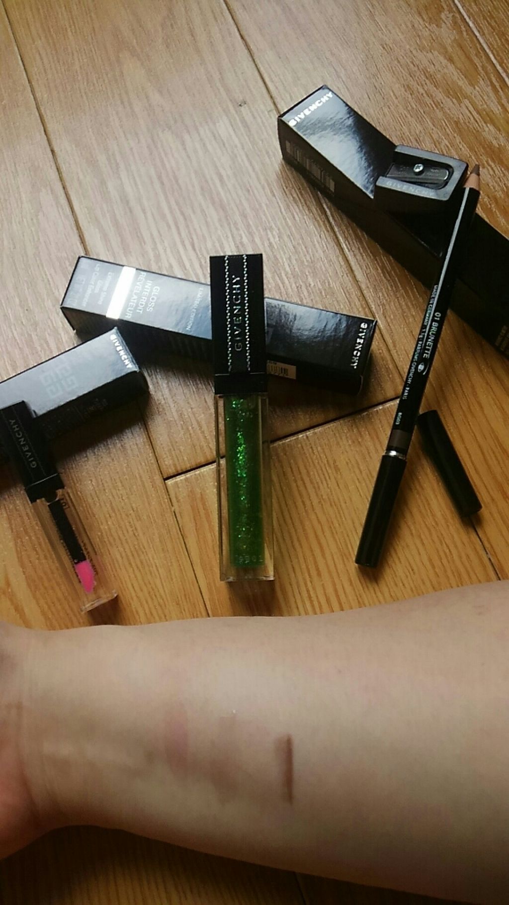 グロス・アンテルディ/GIVENCHY/リップグロスを使ったクチコミ（2枚目）