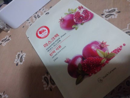 DAISO フェイスマスクのクチコミ「DAISOフェイスマスク イチジク
110円で買えるパックイチジク安いのに保湿も満足で
色々.....」(1枚目)