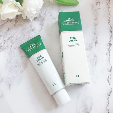 VT CosmeticsのVT CICA クリーム💚
人気アイテムなので
使ったことがある方も多いはず🙆‍♀️

テクスチャーはジェルっぽく、透明感のあるクリームです♡
とっても気持ちいい🥺♡
こってり