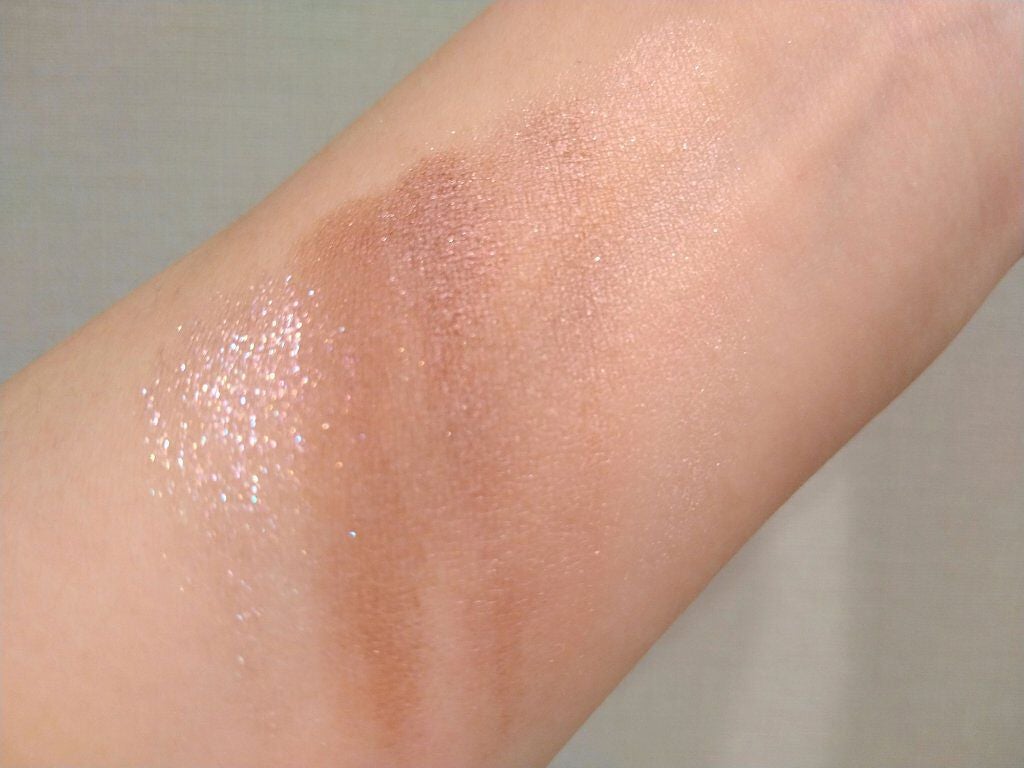 クチュール ホログラム パウダー/YVES SAINT LAURENT BEAUTE/ボディパウダーを使ったクチコミ(4枚目)