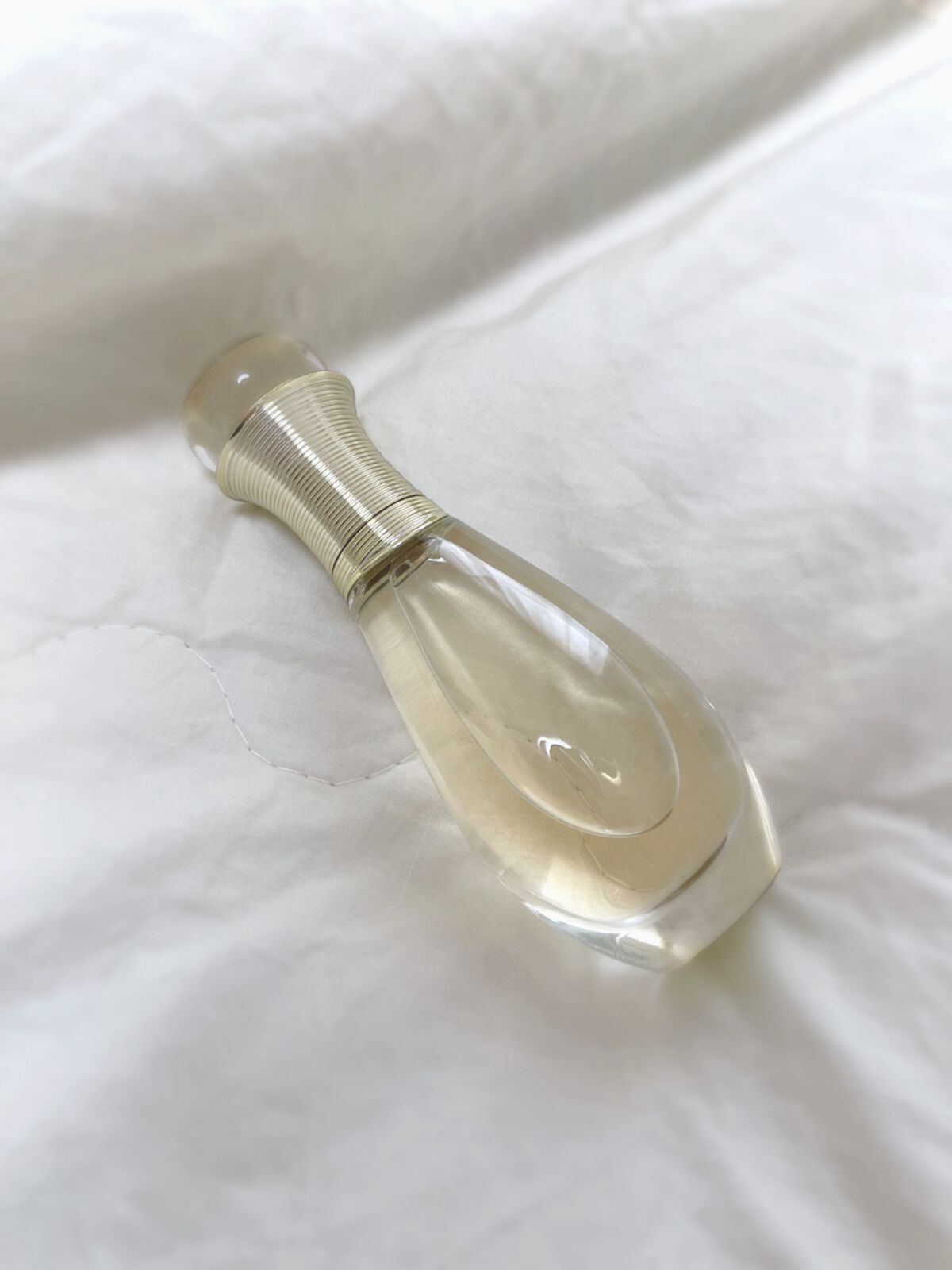 Diorジャドール ヘア ミストを紹介します！
もう一生使い続けたいくらいお気に入りです✨

高校生の時はディオールといえばミスディオールって感じでしたが、ジャドールの香り嗅いだら虜になります。手放せません！

女性の香り〜大人の香り〜🫧