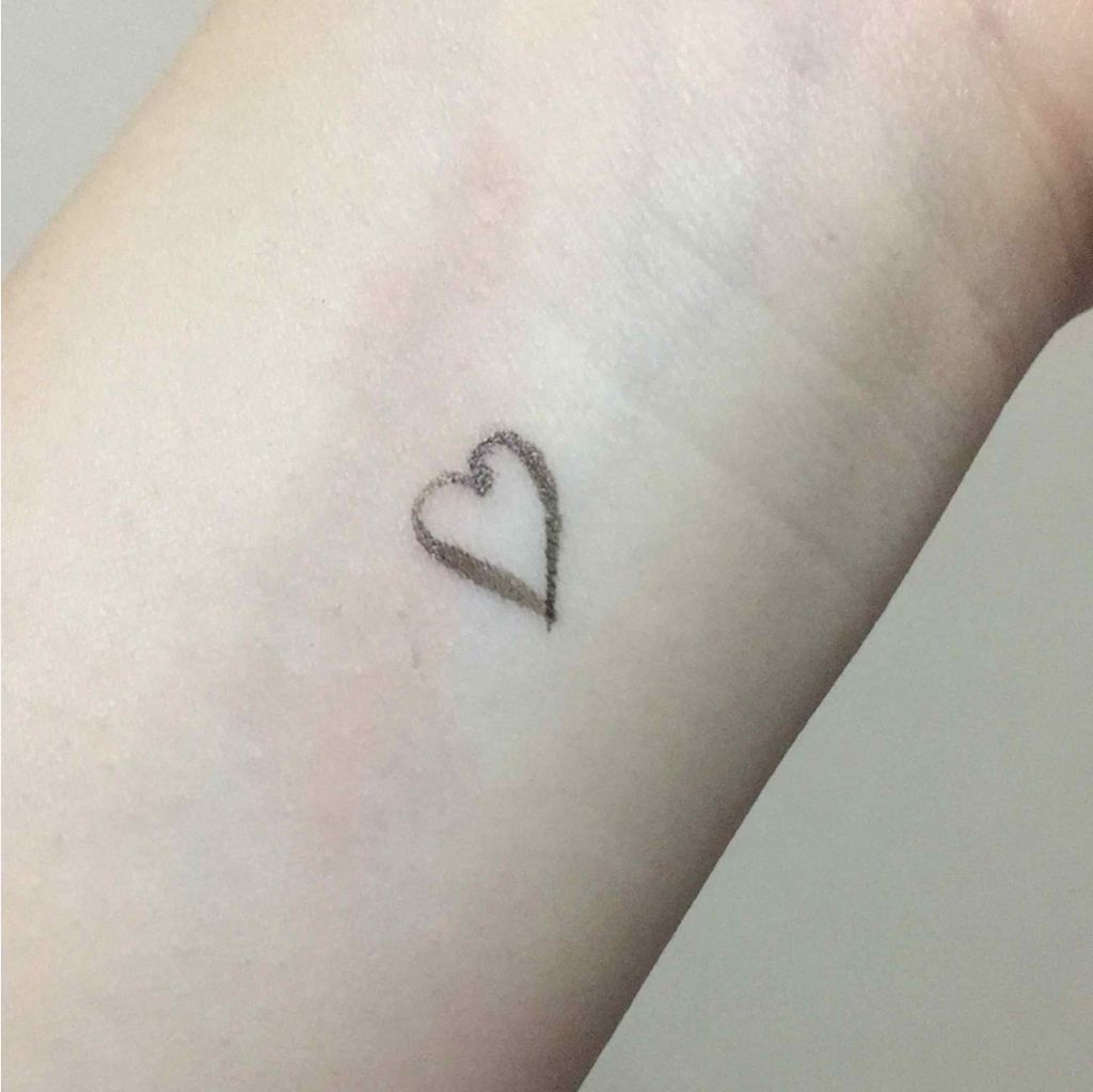 モテライナー リキッド/UZU BY FLOWFUSHI/リキッドアイライナーを使ったクチコミ（2枚目）