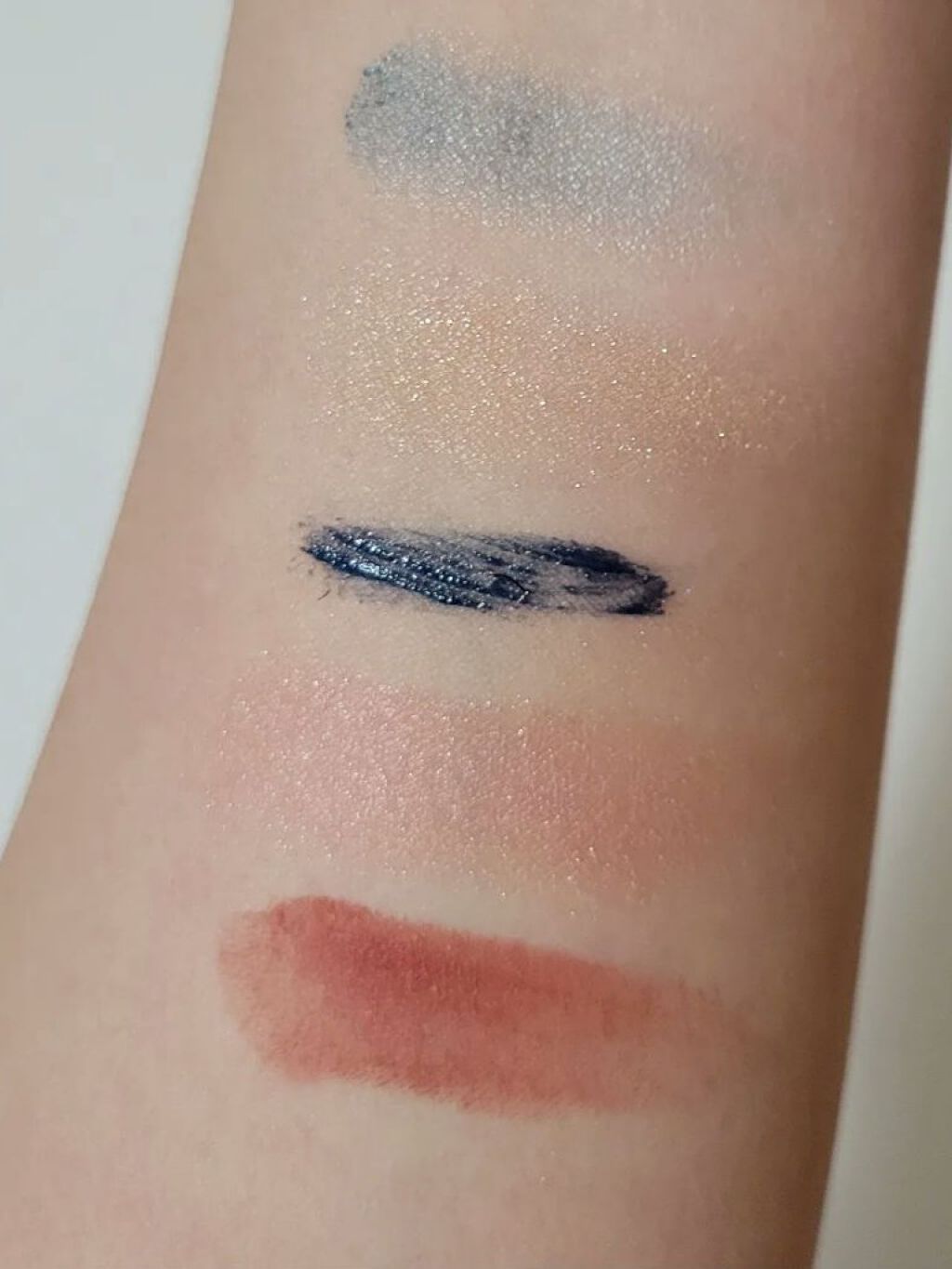 グロウエアリーフィットアイズ MU-1 グリーン系× ピンク系マルチカラー/AINOKI/アイシャドウパレットを使ったクチコミ（3枚目）