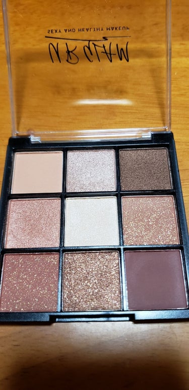 UR GLAM　BLOOMING EYE COLOR PALETTE/U R GLAM/パウダーアイシャドウを使ったクチコミ（1枚目）