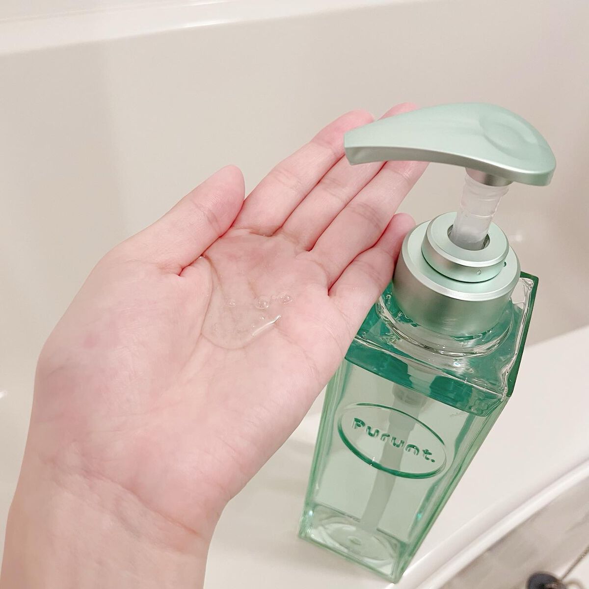 ひとみん on LIPS 「最近、髪の毛のうねりや広がりがめちゃくちゃ気になってます(>..」(3枚目)