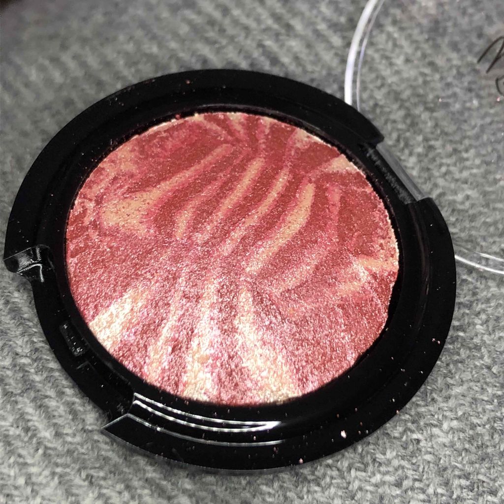 UR GLAM EYE & CHEEK COLOR/U R GLAM/単色アイシャドウを使ったクチコミ(2枚目)