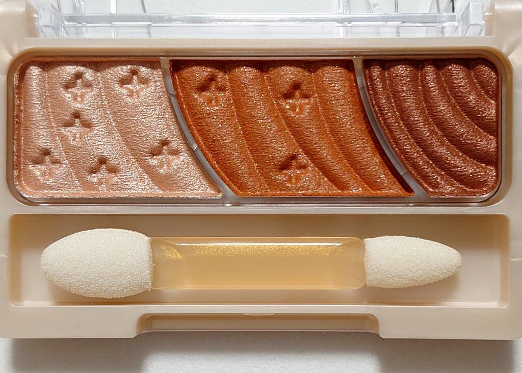 トーンアップアイシャドウ/CEZANNE/アイシャドウパレットを使ったクチコミ（3枚目）