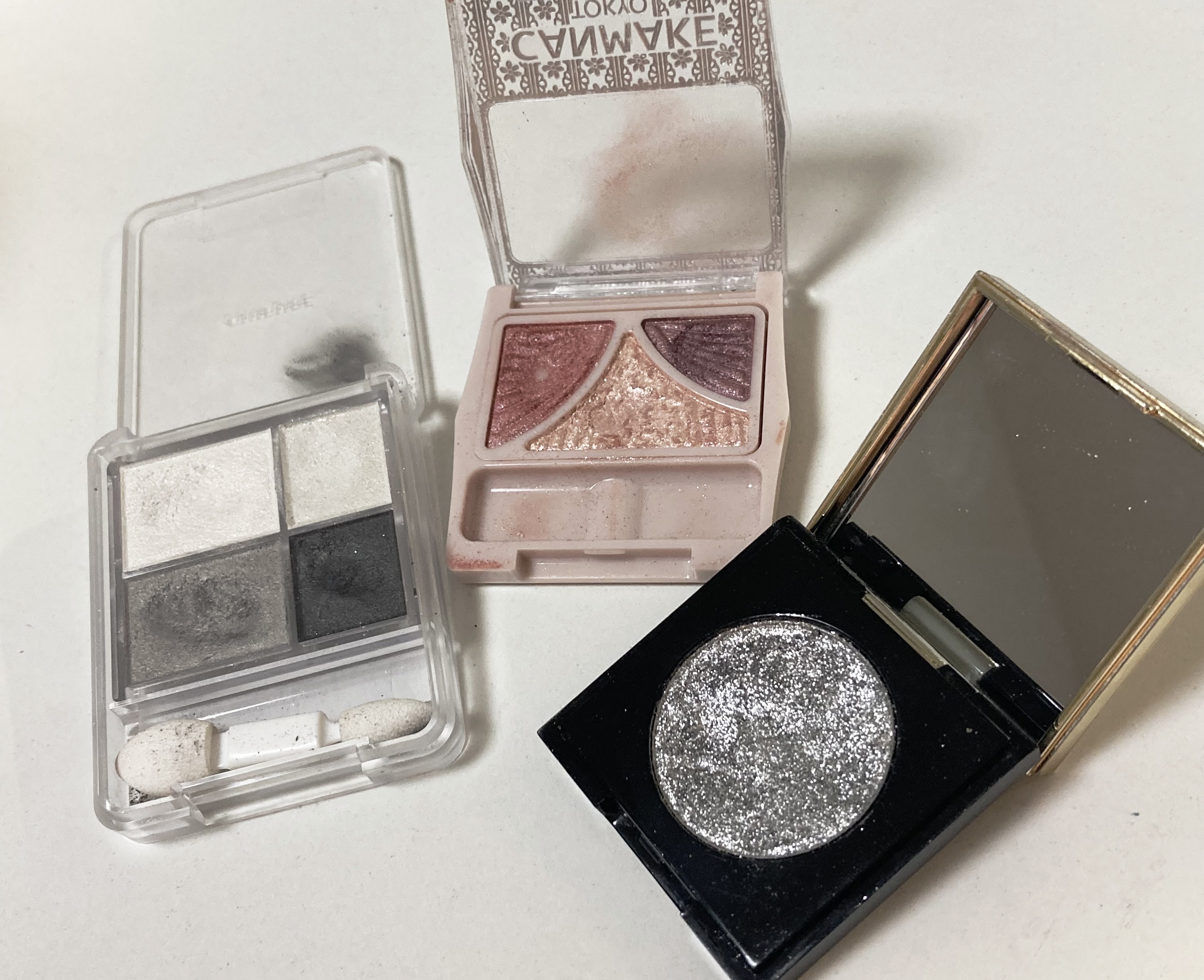 シークインクラッシュ/YVES SAINT LAURENT BEAUTE/単色アイシャドウを使ったクチコミ（2枚目）