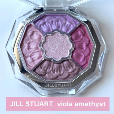 #JILLSTUART
#ブルームクチュールアイズジュエルドブーケ
#02 #violaamethyst


#ジルスチュアート の新作アイシャドウです💖


カラーは、アメジストのような輝きと、ヴィオ