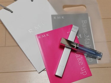 RMK リップジェリーグロス 03 ベビーブルー
内容量 5.5g
お値段 ￥2,200(税込)

グロスは苦手で普段はあまり使わないのですが…
ラメ感、見た目がとにかく可愛かったので買ってしまいました