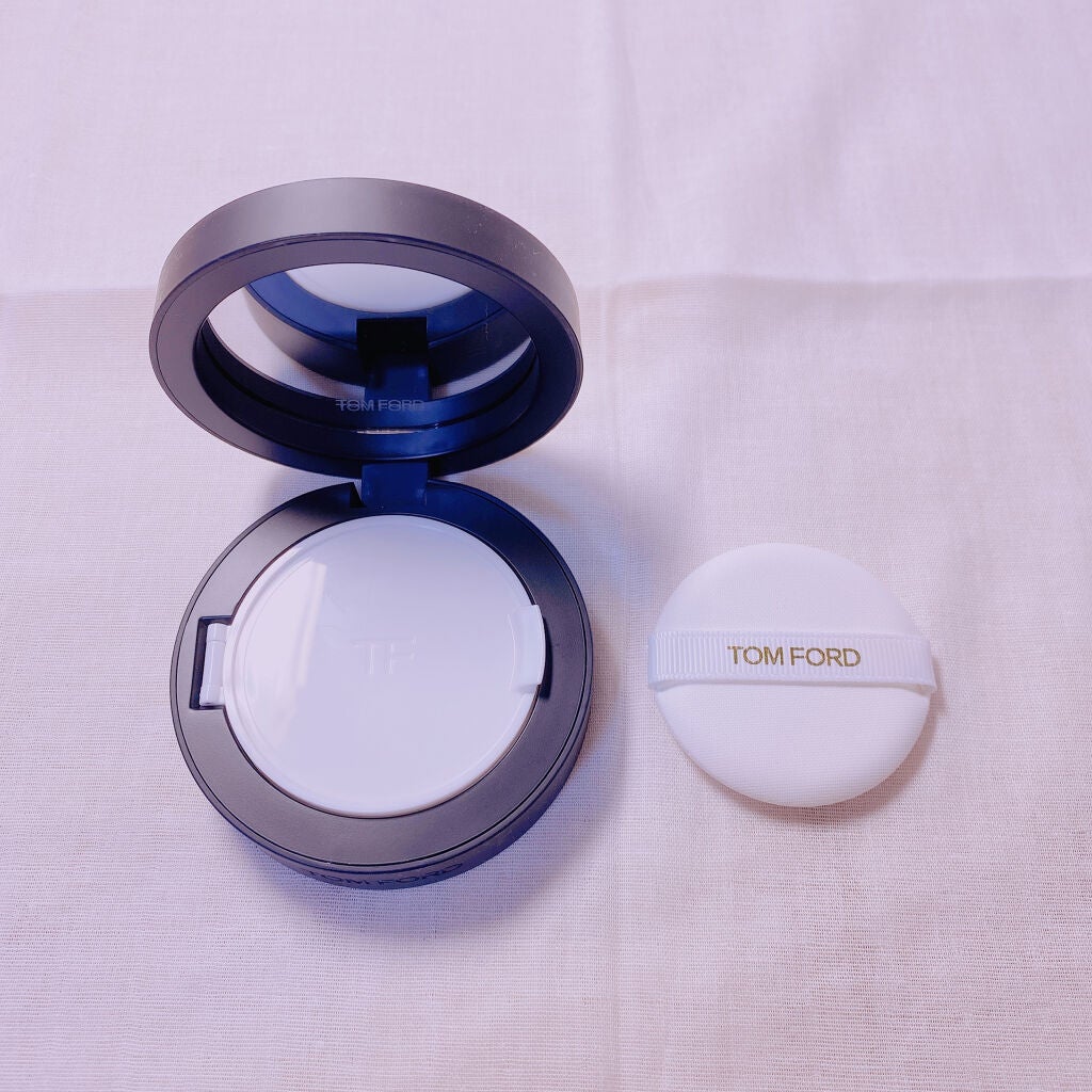 ソレイユ グロウ トーン アップ ファンデーション SPF40 ハイドレーティング クッション コンパクト/TOM FORD BEAUTY/クッションファンデーションを使ったクチコミ(2枚目)