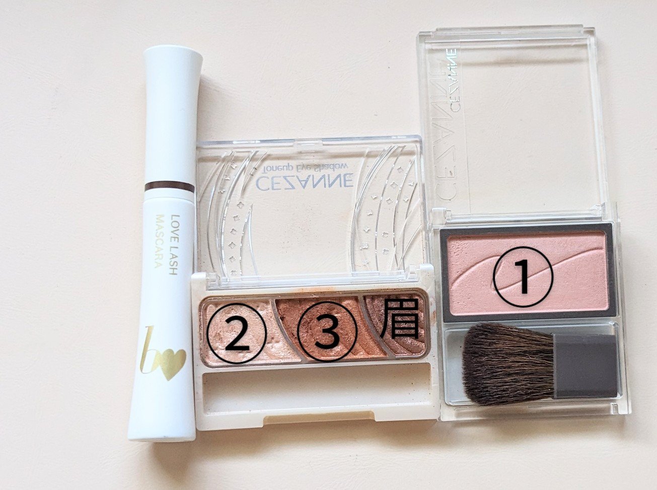 トーンアップアイシャドウ/CEZANNE/アイシャドウパレットを使ったクチコミ（2枚目）