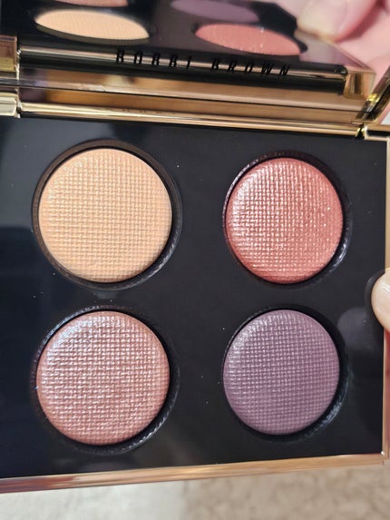 リュクス アイシャドウ クォード グロウ ウィズ ラブ コレクション/BOBBI BROWN/アイシャドウパレットを使ったクチコミ(5枚目)