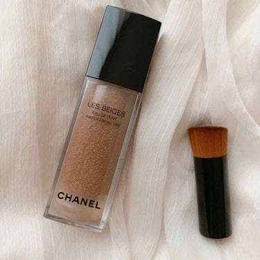 #CHANEL
#レベージュオードゥタン

初めてこの商品を見たときの衝撃。笑
え、コレがファンデーション！！？

少しとろみのある化粧水みたいなテクスチャーにファンデーションのバブルが入っていてそれを