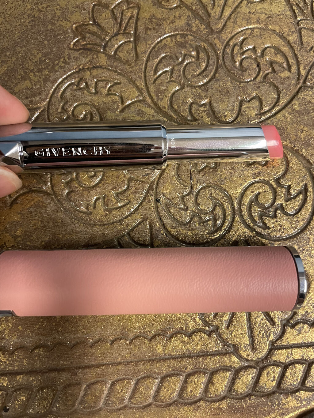 ローズ・パーフェクト No.001 ピンク・イレジスティブル/GIVENCHY/リップバームを使ったクチコミ（2枚目）