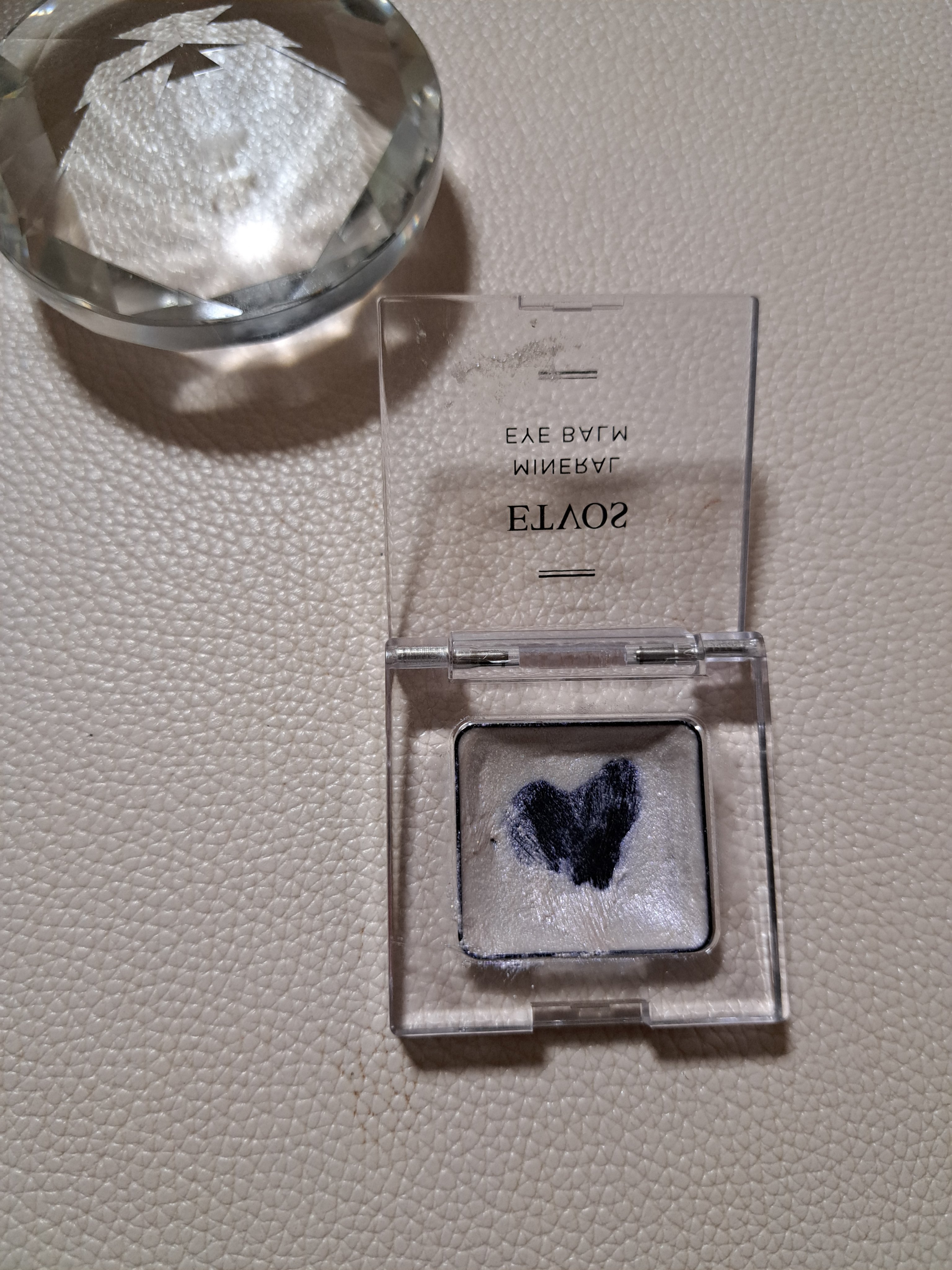 ミネラルマルチパウダー/エトヴォス/単色アイシャドウを使ったクチコミ（2枚目）