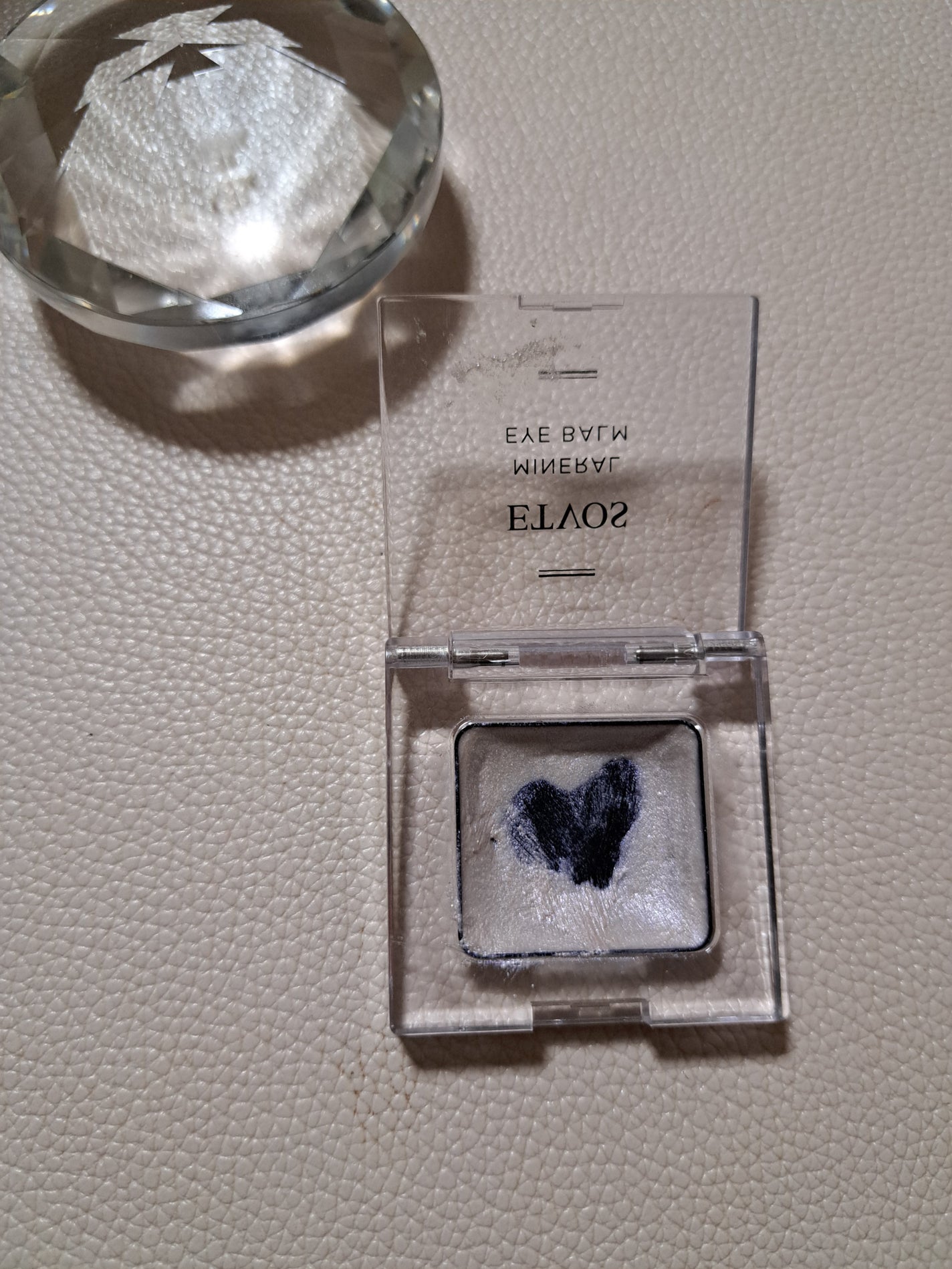 ミネラルアイバーム/エトヴォス/ジェル・クリームアイシャドウを使ったクチコミ(2枚目)