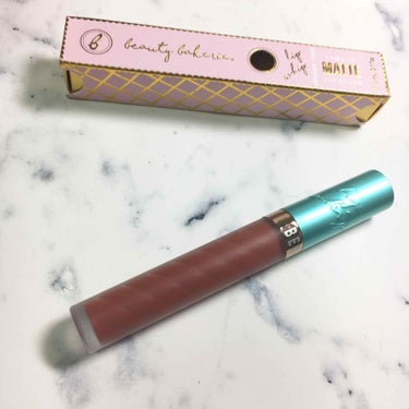 💄BEAUTY BAKERIE💄
       ホイップリップ 
        GINGER SNAP

テクスチャーはインクのよるにスルッと塗れます

香りは絵の具？のような香りですが私はそこまで気