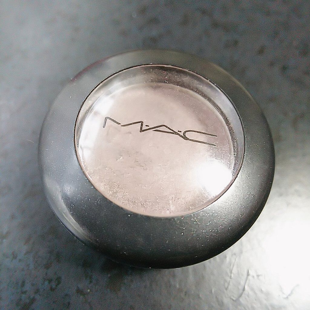 スモール アイシャドウ シェール/M・A・C/単色アイシャドウを使ったクチコミ（1枚目）