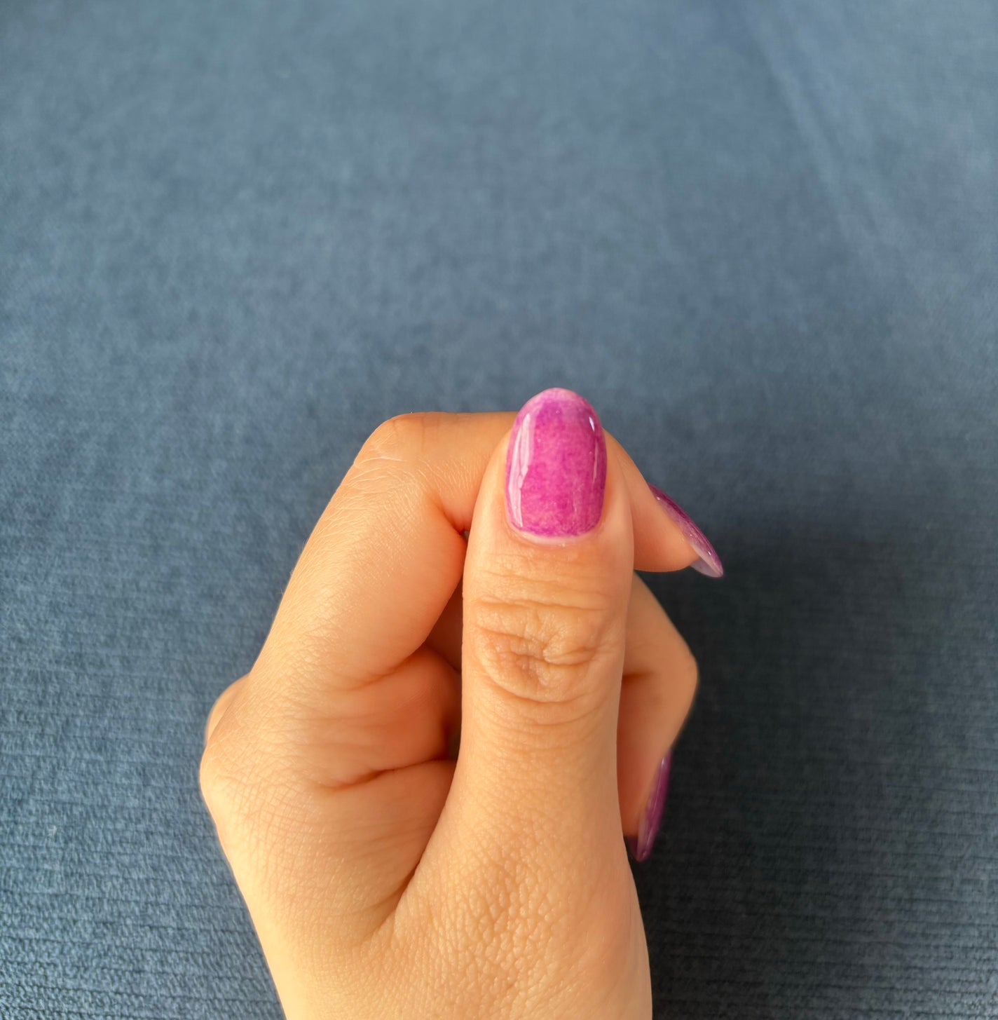 ERIKA on LIPS 「ニューネイル💅🏻今回はパープルにポイントでラメを入れようという..」(3枚目)