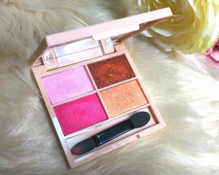 mai on LIPS 「Sweet5月号!特別付録!アイシャドウパレットリップアンドチ..」(1枚目)