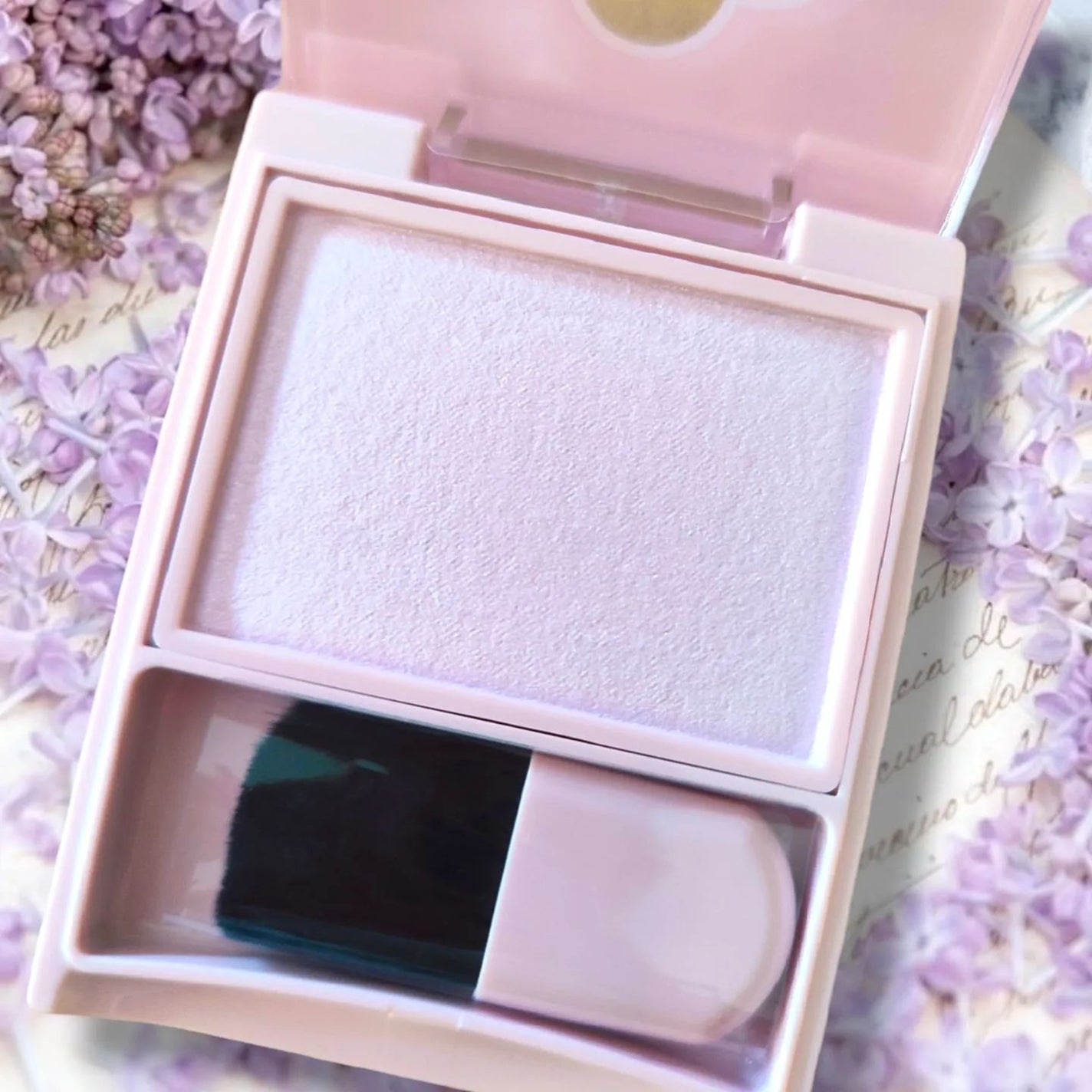 パウダーブラッシュ/DAISY DOLL by MARY QUANT/パウダーチークを使ったクチコミ(4枚目)