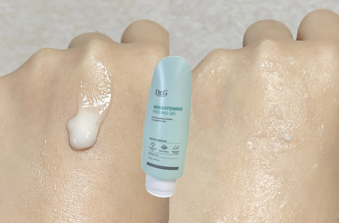 Dr.G
ブライトニングピーリングジェル
120g
¥2,100


濡れた肌に使えるピーリングジェル*･゜
柔らかなゴマージュタイプのピーリングジェルが、低刺激で肌の角質を落としてくれます！


洗い上がりはつるっとしてすぐに効果を感じら