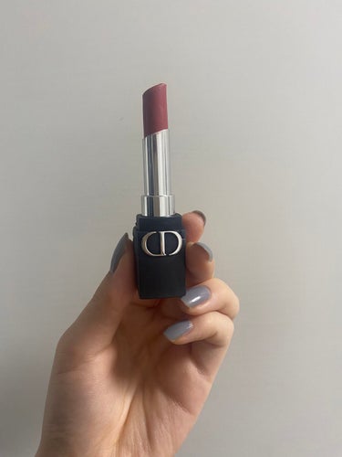 Dior ルージュ ディオール フォーエヴァー スティックのクチコミ「Diorの赤リップ❤️！
商品名はルージュディオールフォーエバーの、558です！
赤みが強いの.....」（2枚目）